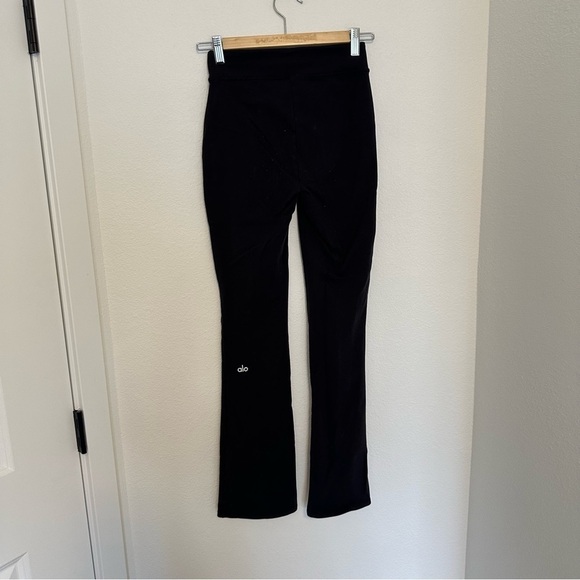 ALO Yoga Airbrush High-Waist Flutter Leggings Front Slit Black Size XS Women’s - Picture 11 of 12
